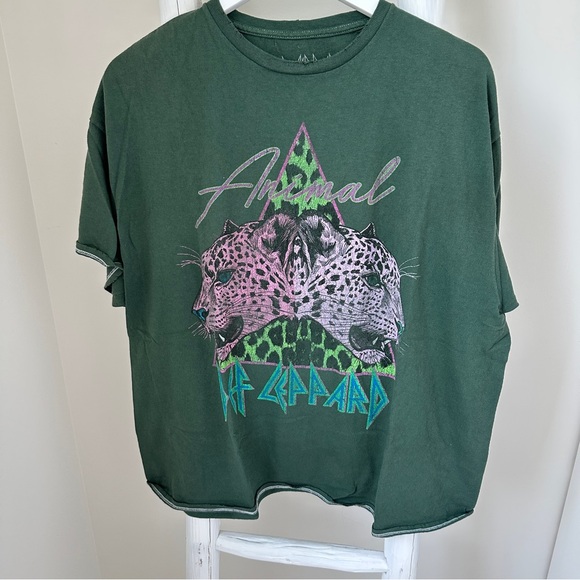 Urban Outfitters Def Leppard Double Animal Green Graphic Tee Shirt Size S/M - Picture 1 of 8